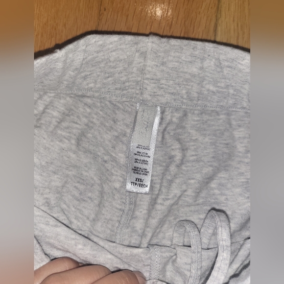 NWT SKIMS COTTON BLEND JERSEY PAJAMA SET IN LIGHT HEATHER GREY SIZE XXS - Picture 9 of 9